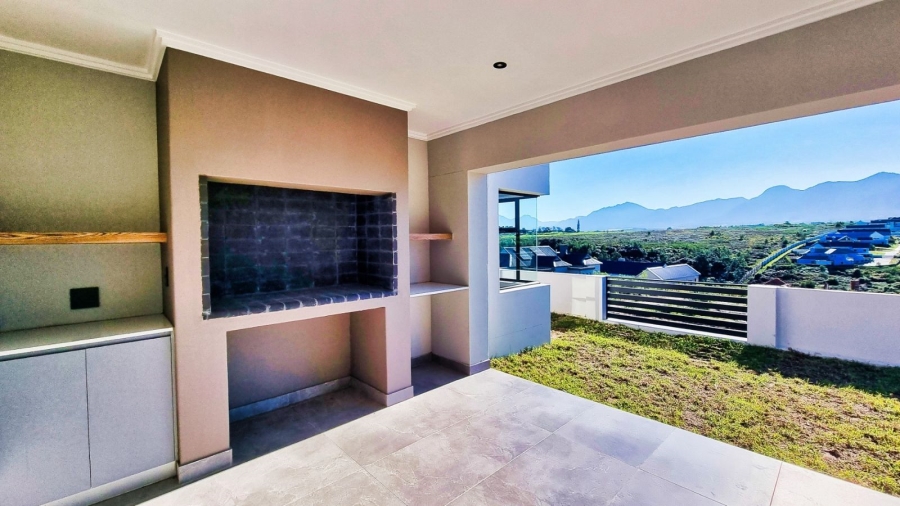 3 Bedroom Property for Sale in Kingswood Golf Estate Western Cape